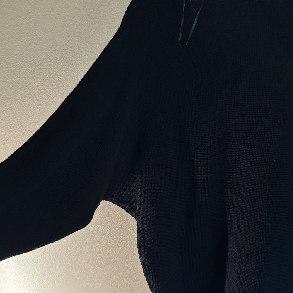 Cyrus Women's Black V-Neck Sweater - Picture 5 of 6